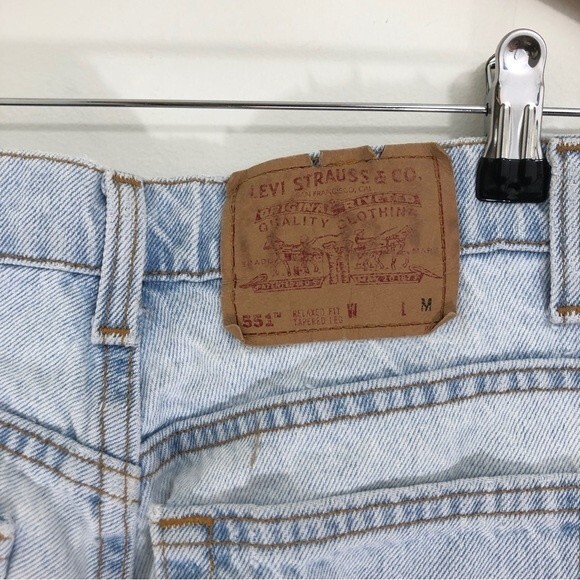 Levis Jeans Womens 30 Light Wash Vintage 551 Relaxed Fit Tapered Leg High Waist - Picture 9 of 15